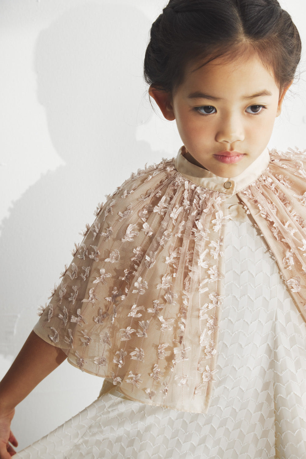 【予約商品】Luxury コレクション:Soft Wings リボン付きケープ