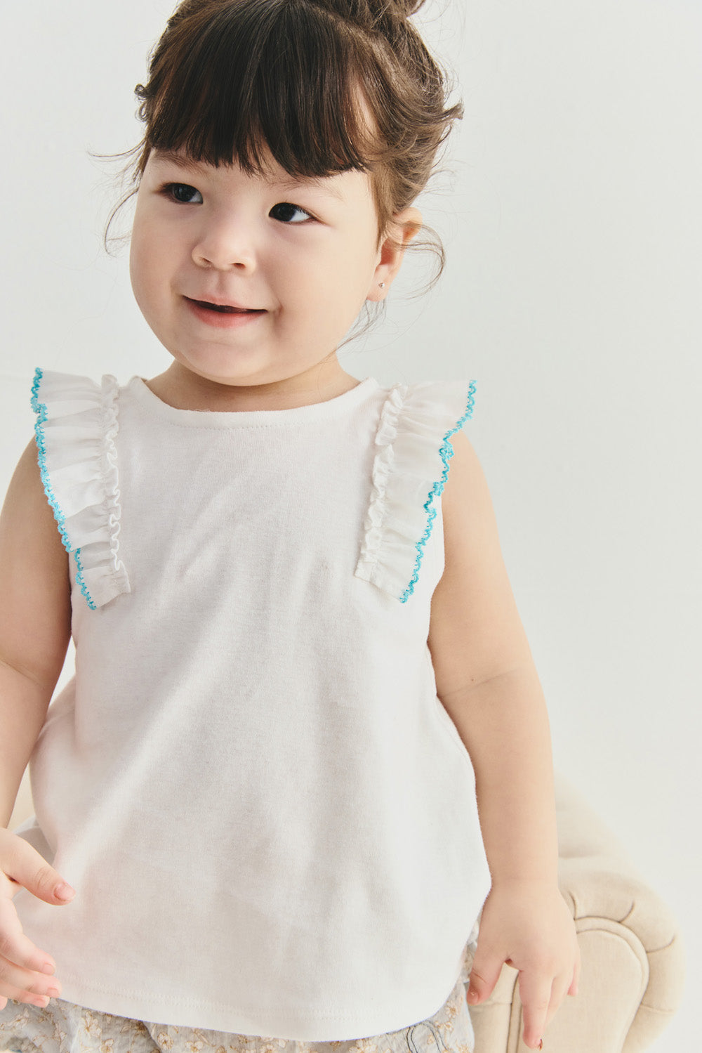 【予約商品】Main コレクション: Aurore フリルノースリーブトップス
