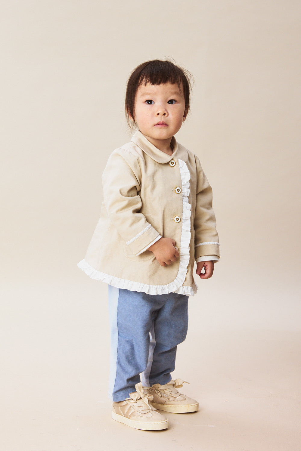 【予約商品】Mainコレクション:Elsie ラウンドカラー フリル切替 オーガニックコットン長袖ジャケット