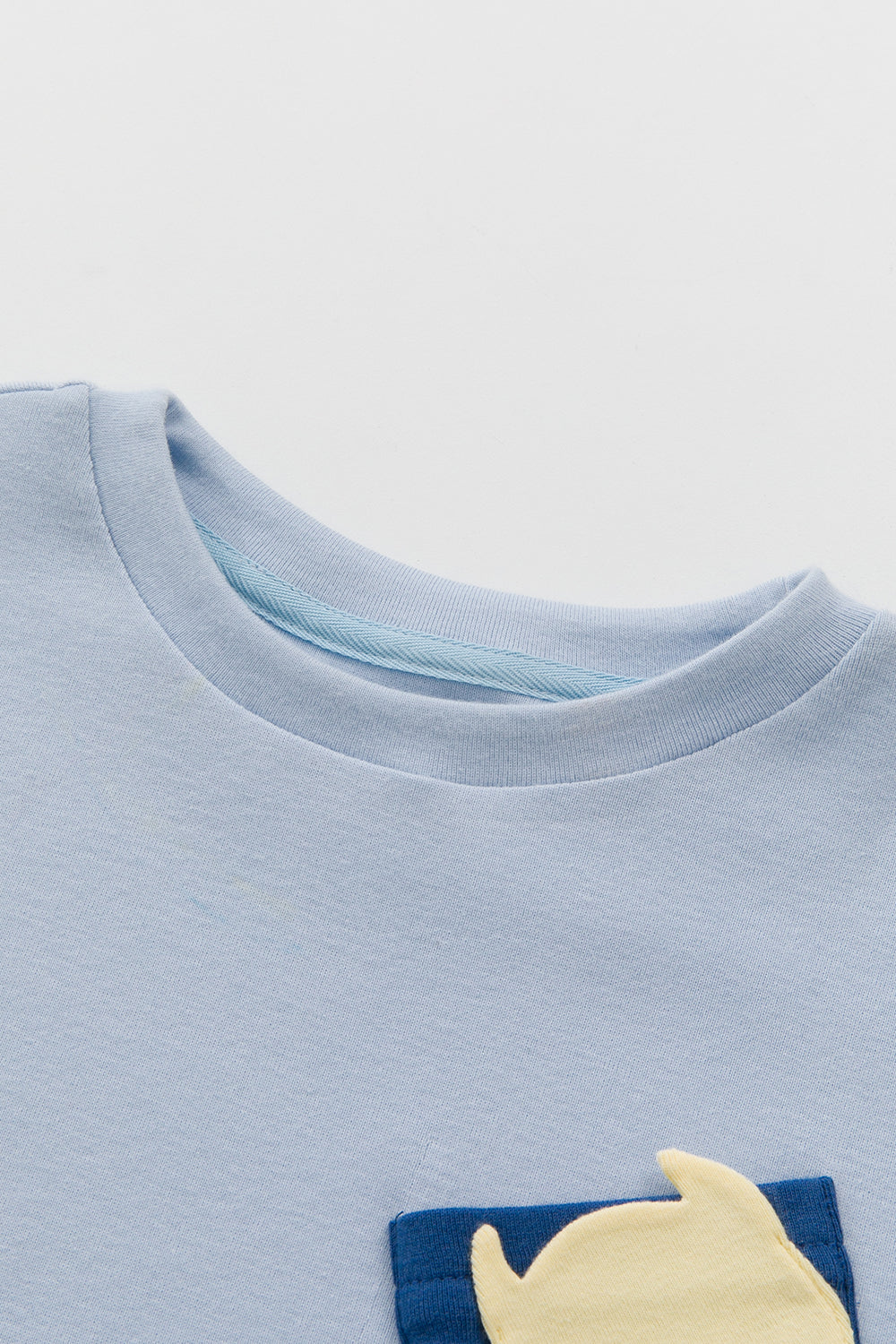 【予約商品】Main コレクション:Weekend ポケット付きTシャツ