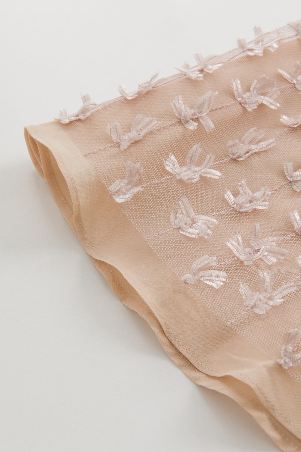 【予約商品】Luxury コレクション:Soft Wings リボン付きケープ