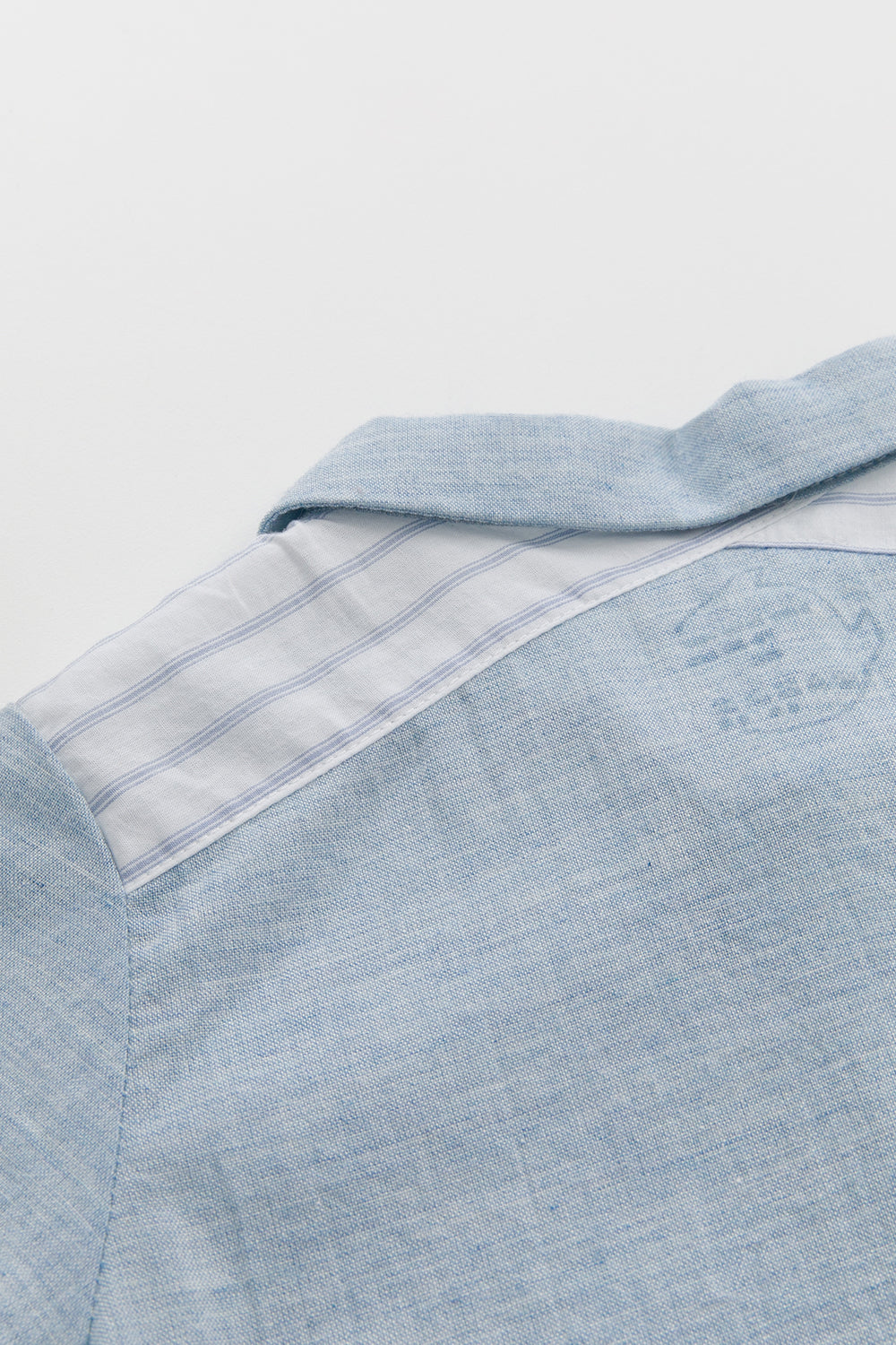 【予約商品】Main コレクション:Pure Form シャツベビーロンパース