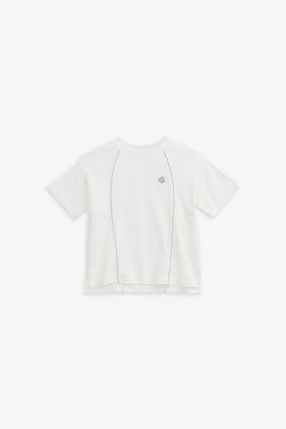 【予約商品】Main コレクション：Clean Cut ラインデザインロゴTシャツ