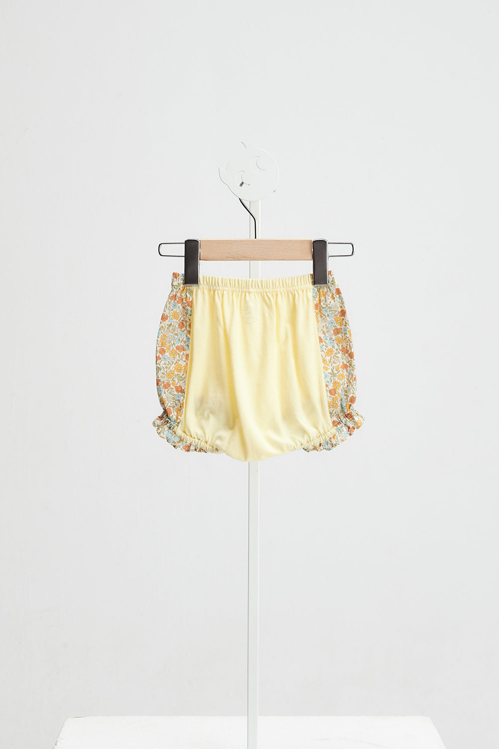 Main コレクション：Floral - フローラルフレンチ風花柄切替えフリルブルマ