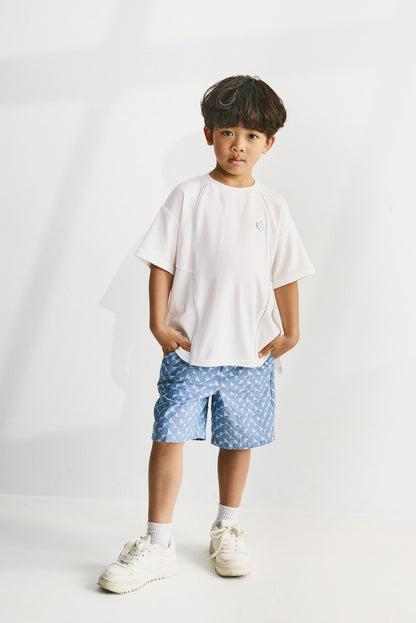 【予約商品】Main コレクション：Clean Cut ラインデザインロゴTシャツ