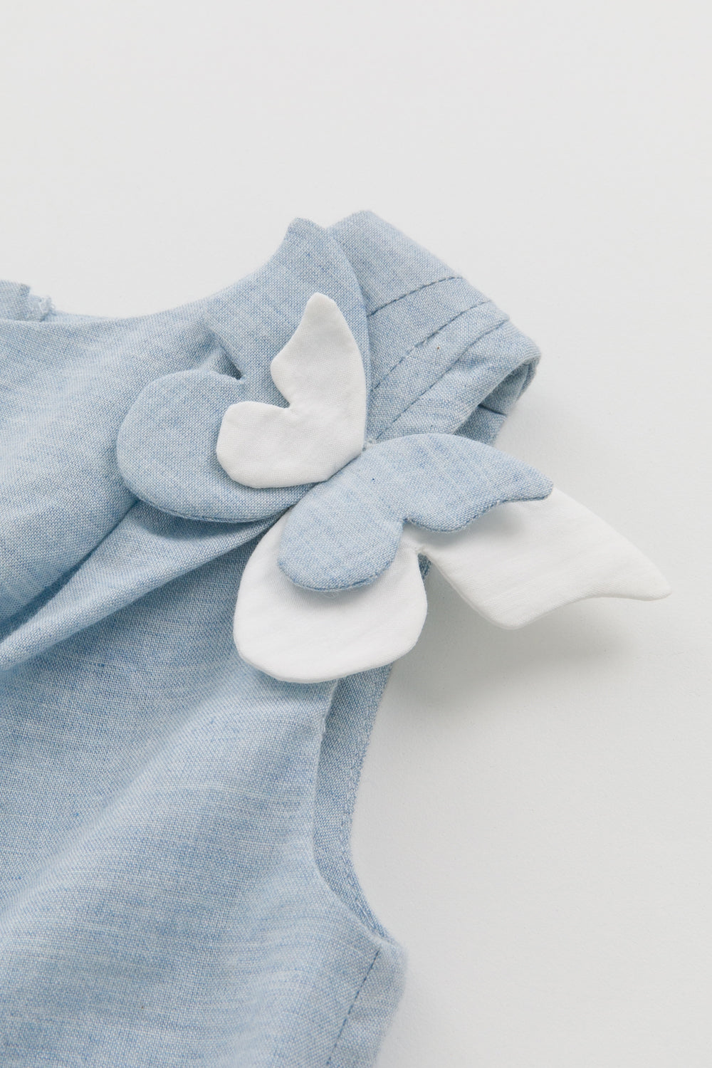 【予約商品】Main コレクション：Lumi バタフライトップス